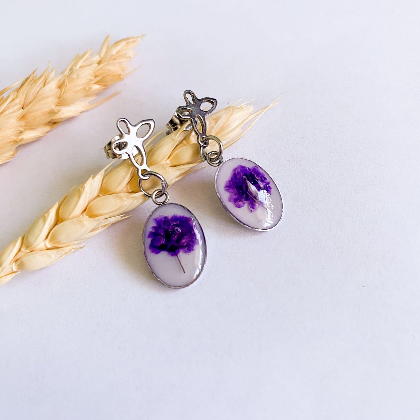 Cercei delicați cu flori mov