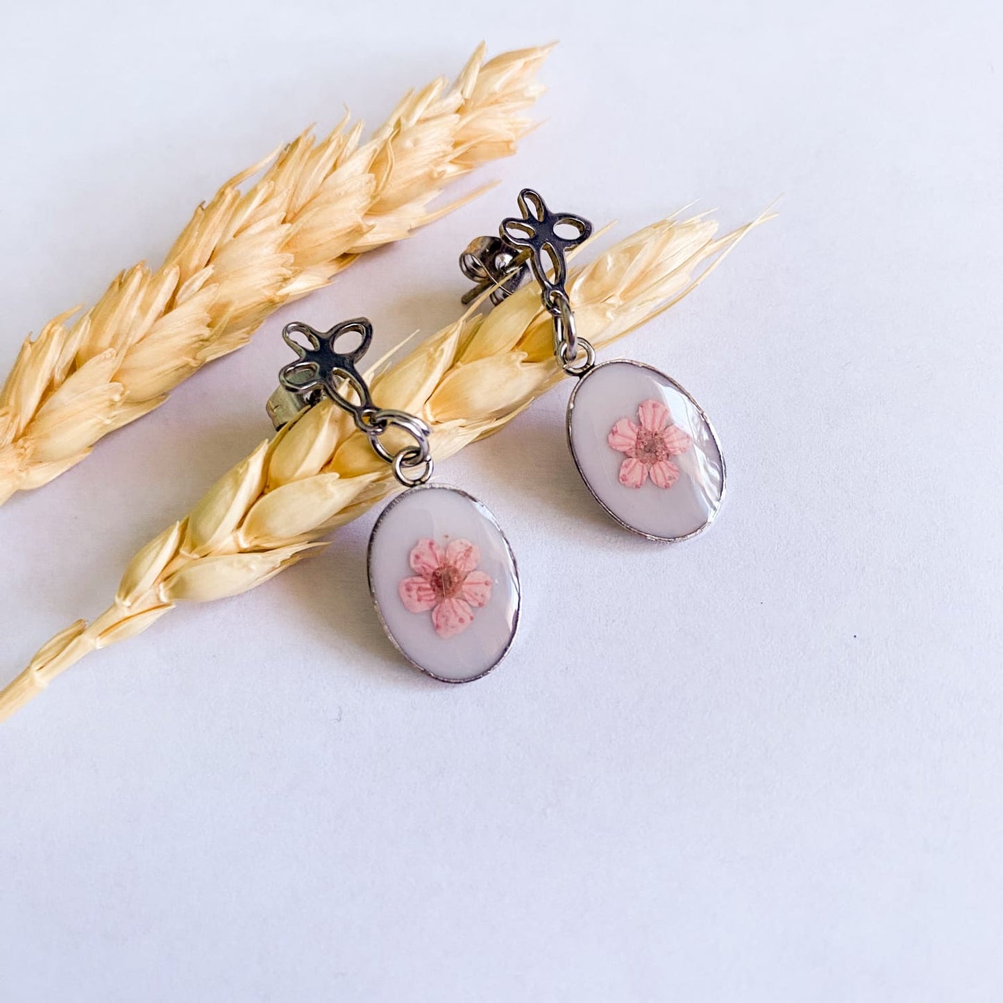 Cercei delicați cu flori roz