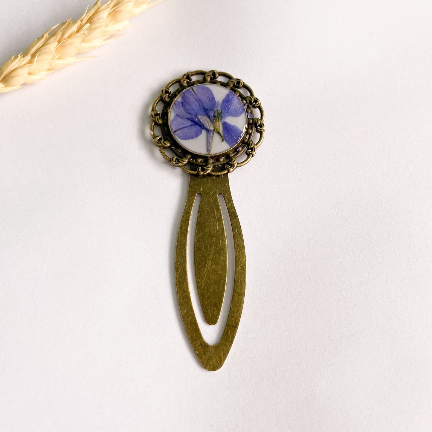 Semn de carte cu floare mov 2