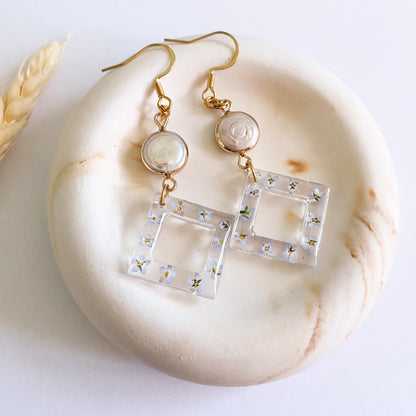 Cercei cu perle de cultură și flori de Nu-mă-uita