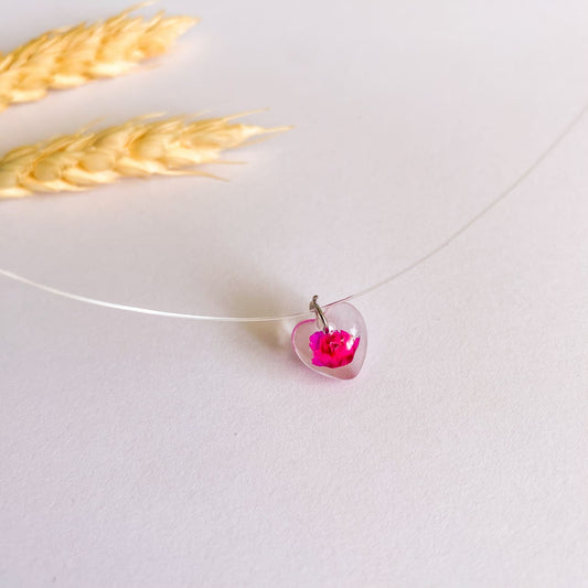 Lănțișor pe fir transparent cu floare magenta