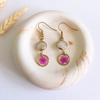 Cercei cu perle de cultură și flori roz