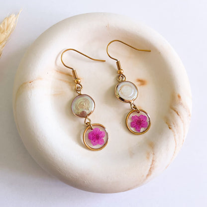 Cercei cu perle de cultură și flori roz