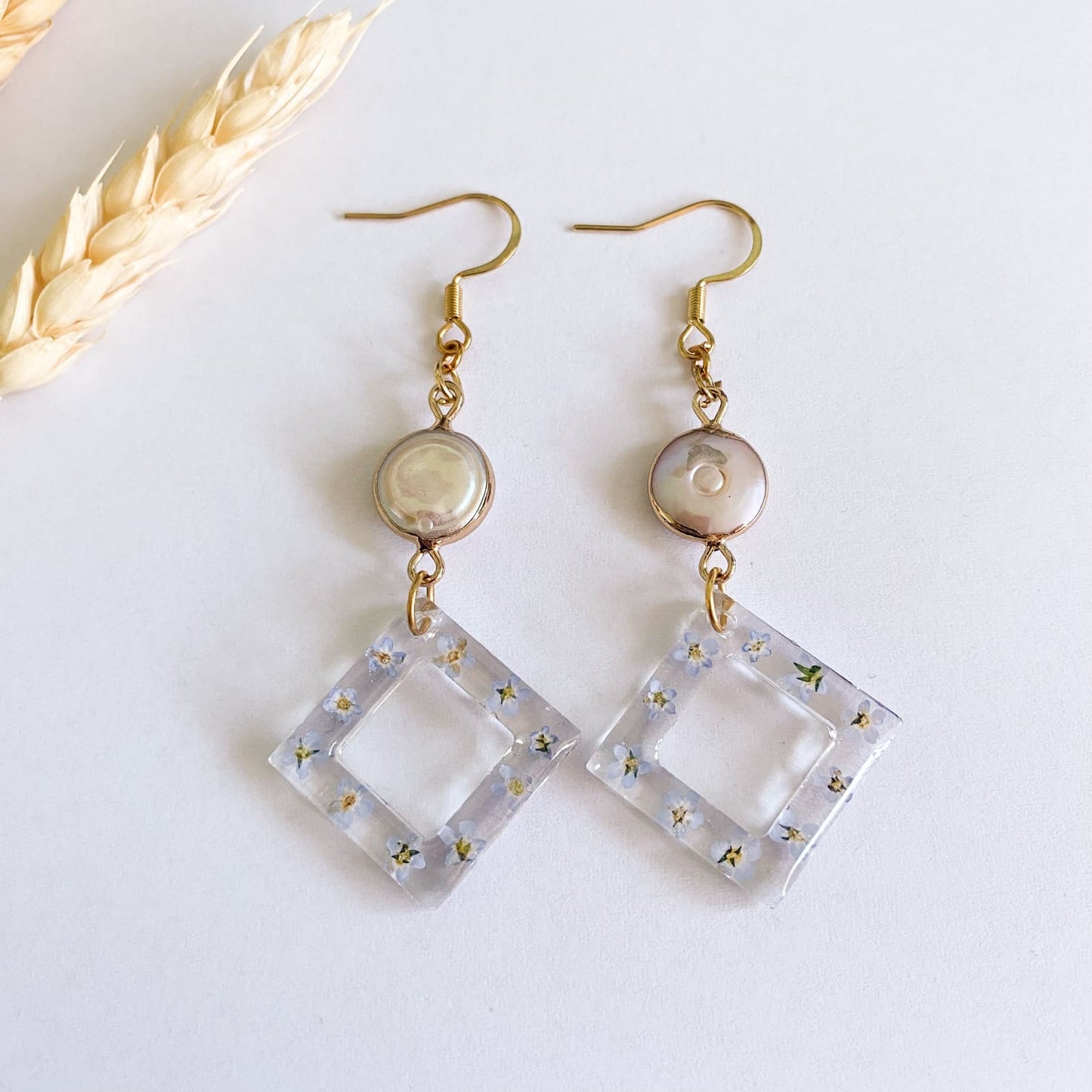 Cercei cu perle de cultură și flori de Nu-mă-uita