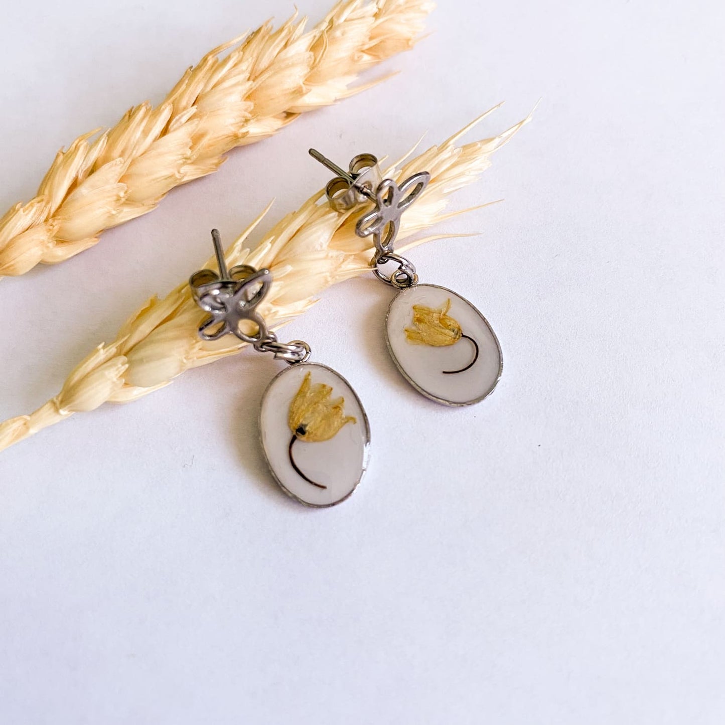 Cercei delicați cu lăcrămioare