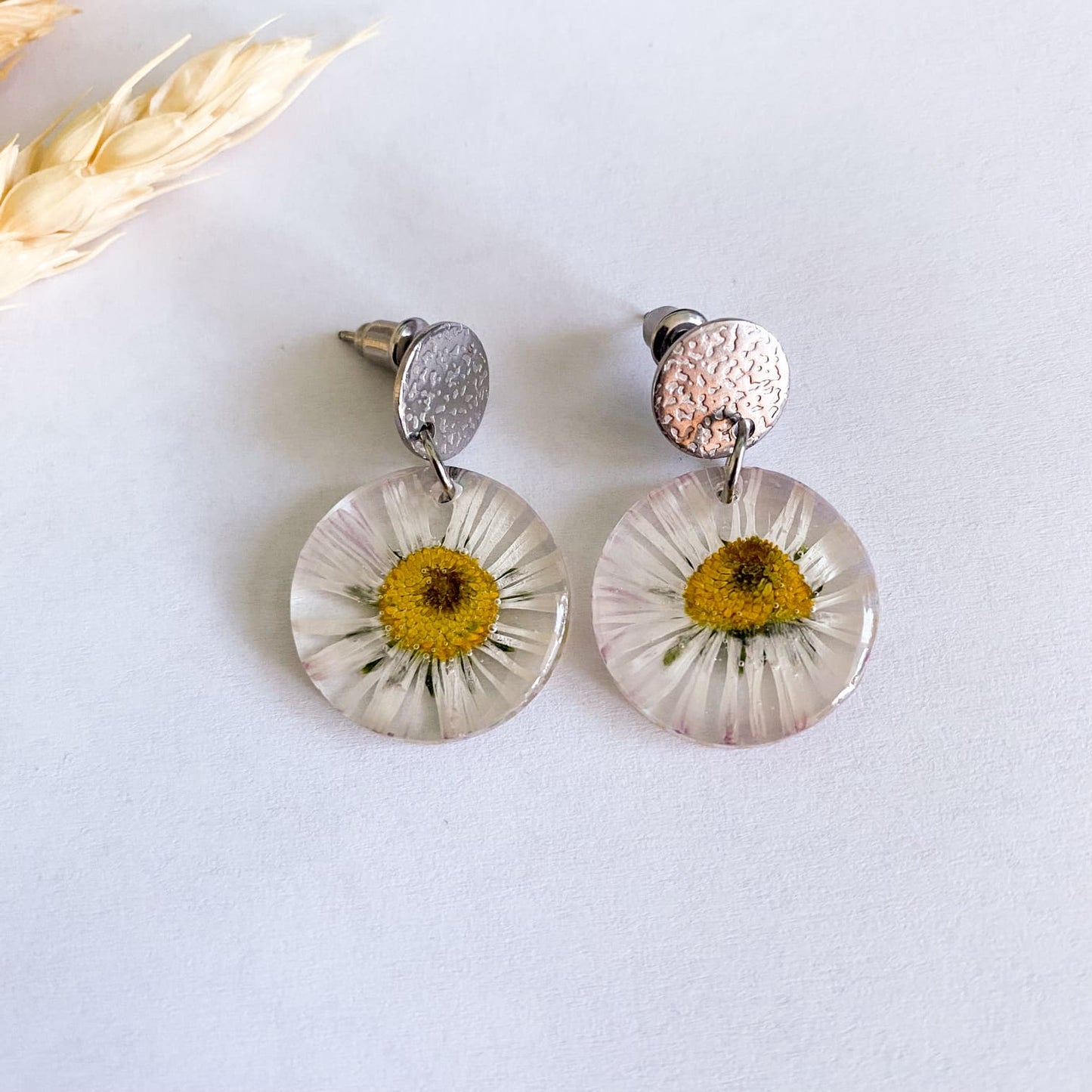 Cercei rotunzi cu margarete de grădină