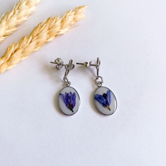 Cercei delicați cu flori mov