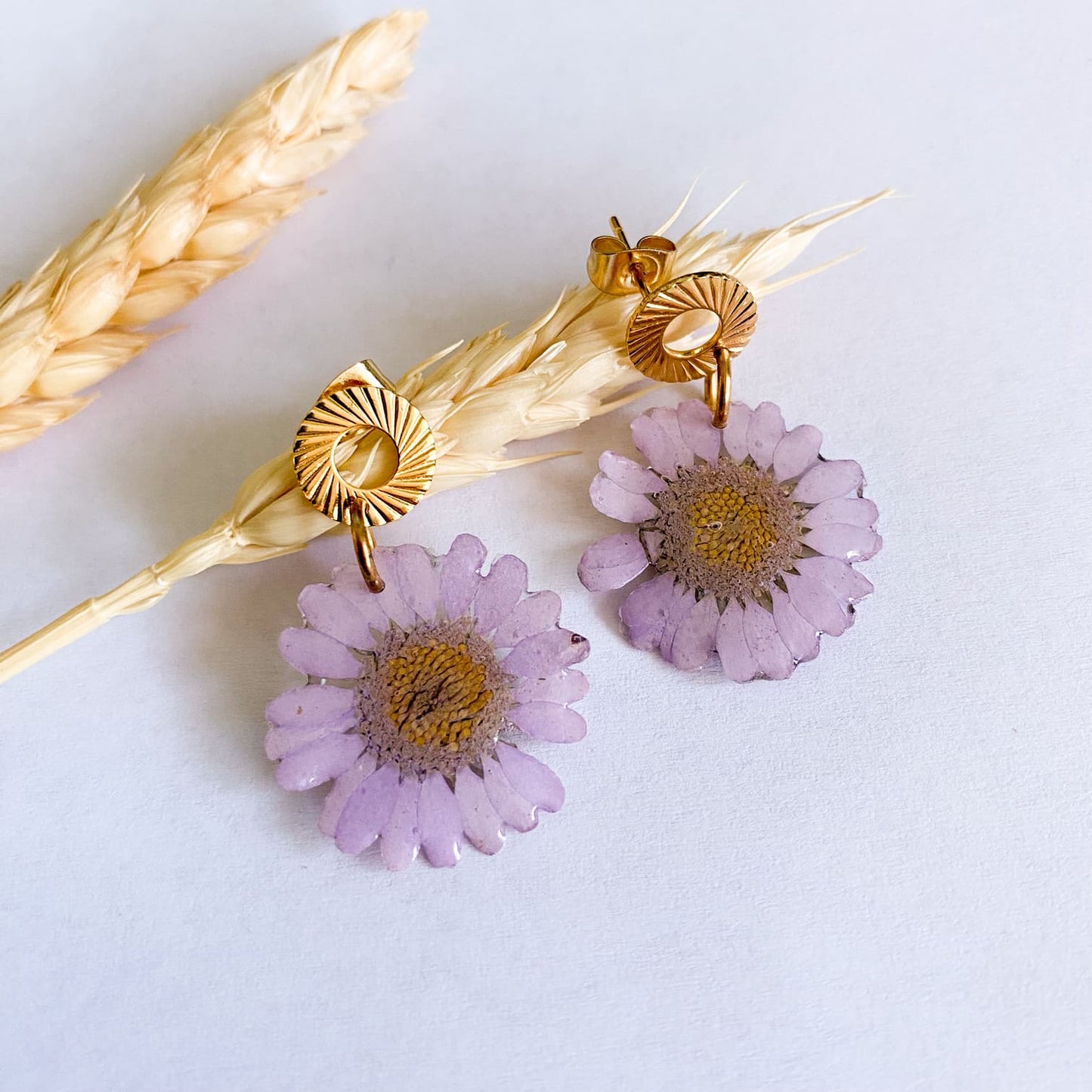 Cercei cu flori mov