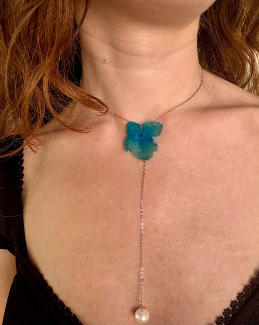 Lanț elegant cu floare turcoaz și perle de cultură