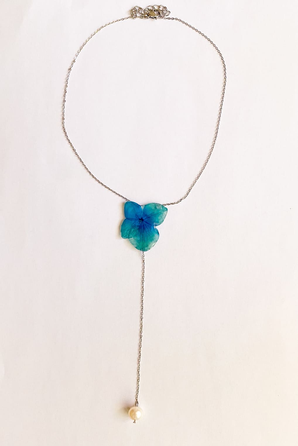 Lanț elegant cu floare turcoaz și perle de cultură