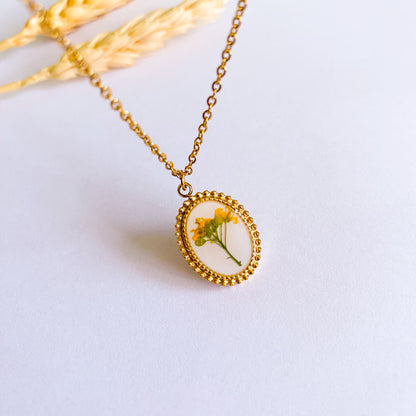 Lanț vintage cu floare galbenă