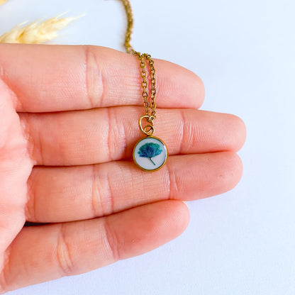 Lanț delicat cu floare albastră