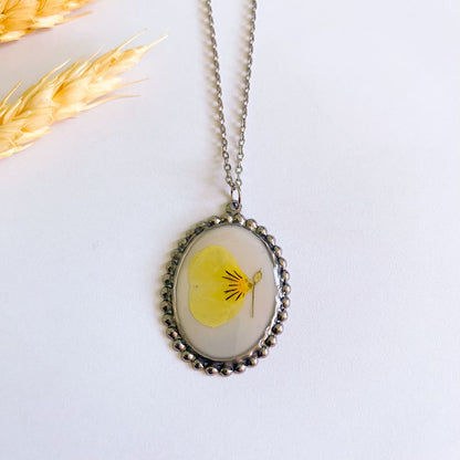 Lanț din inox cu model fluture galben