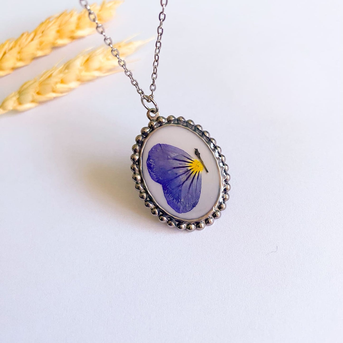 Lanț din inox cu model fluture mov