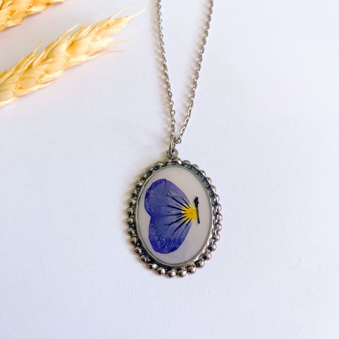 Lanț din inox cu model fluture mov