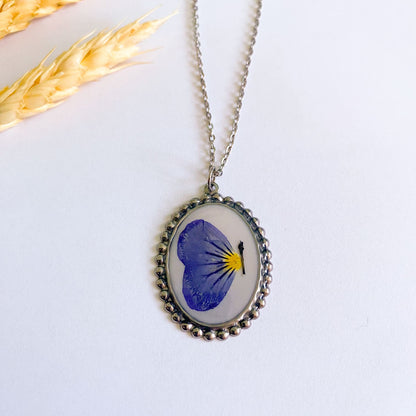 Lanț din inox cu model fluture mov