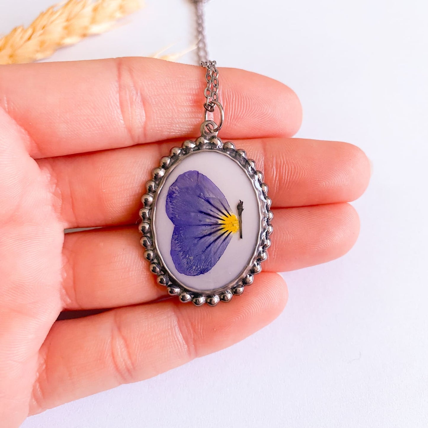 Lanț din inox cu model fluture mov