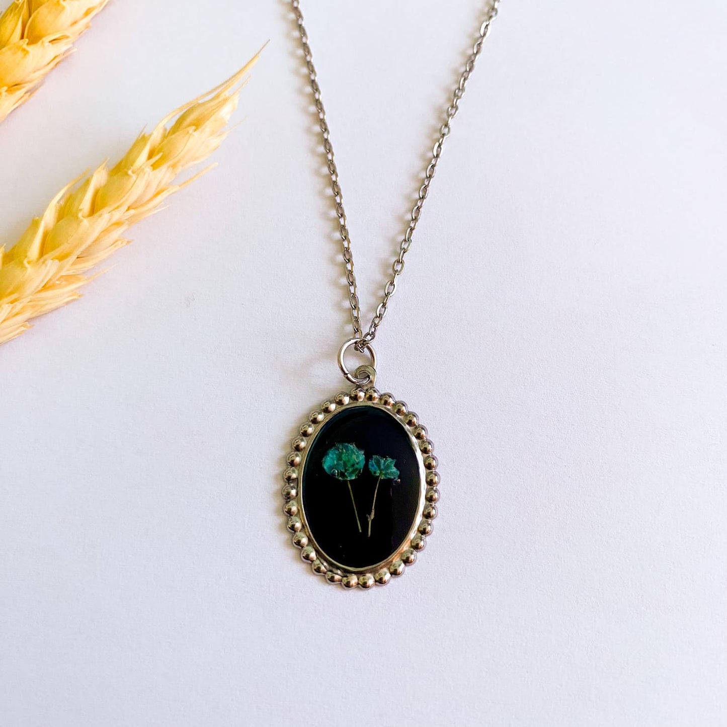 Lanț vintage cu flori albastre