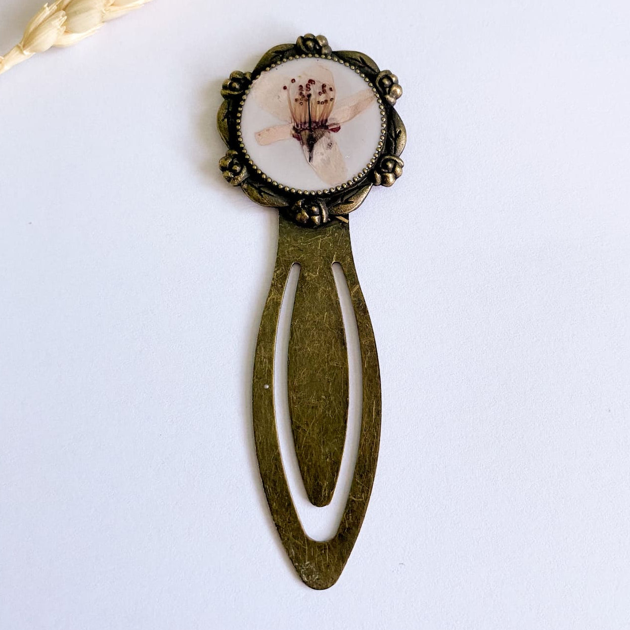 Semn de carte cu floare roz